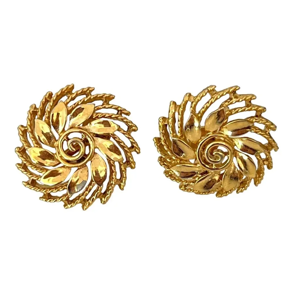 Vintage 1960s Lisner Screw Back Earrings Gold Tone Floral - 1E